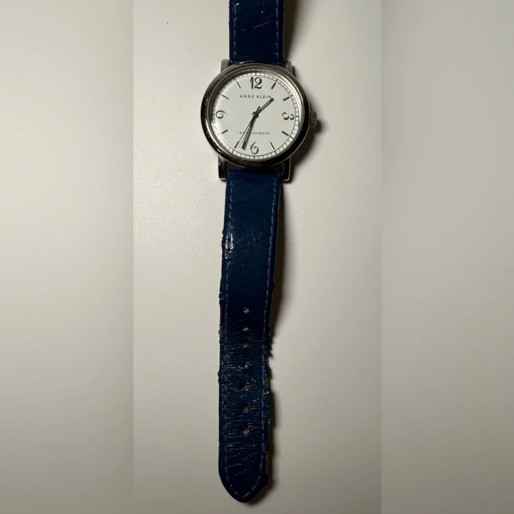 Anne Klein Silver Tone MOP Dial Watch blue needs new battery’s